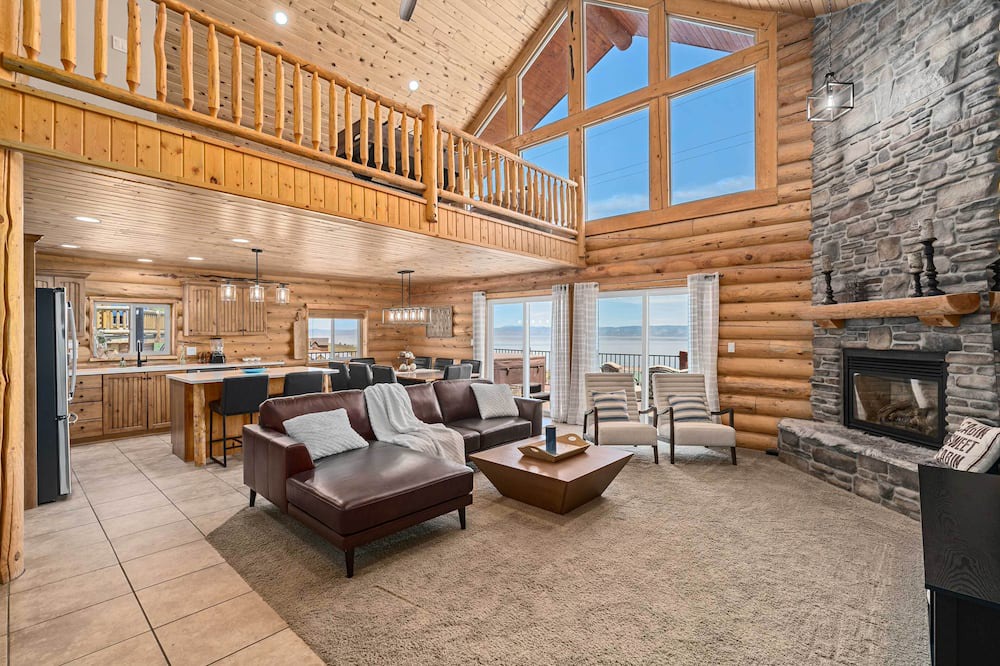 Photo of Livingroom in Harbor Village