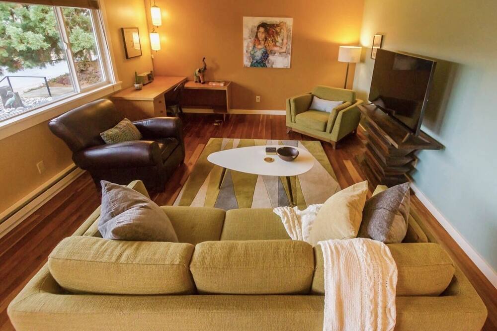 Photo of Livingroom in Hosford-Abernethy