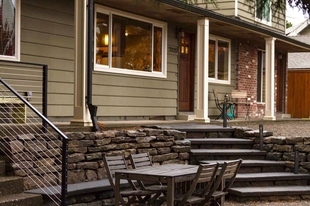 Photo of Patio Balcony in Hosford-Abernethy