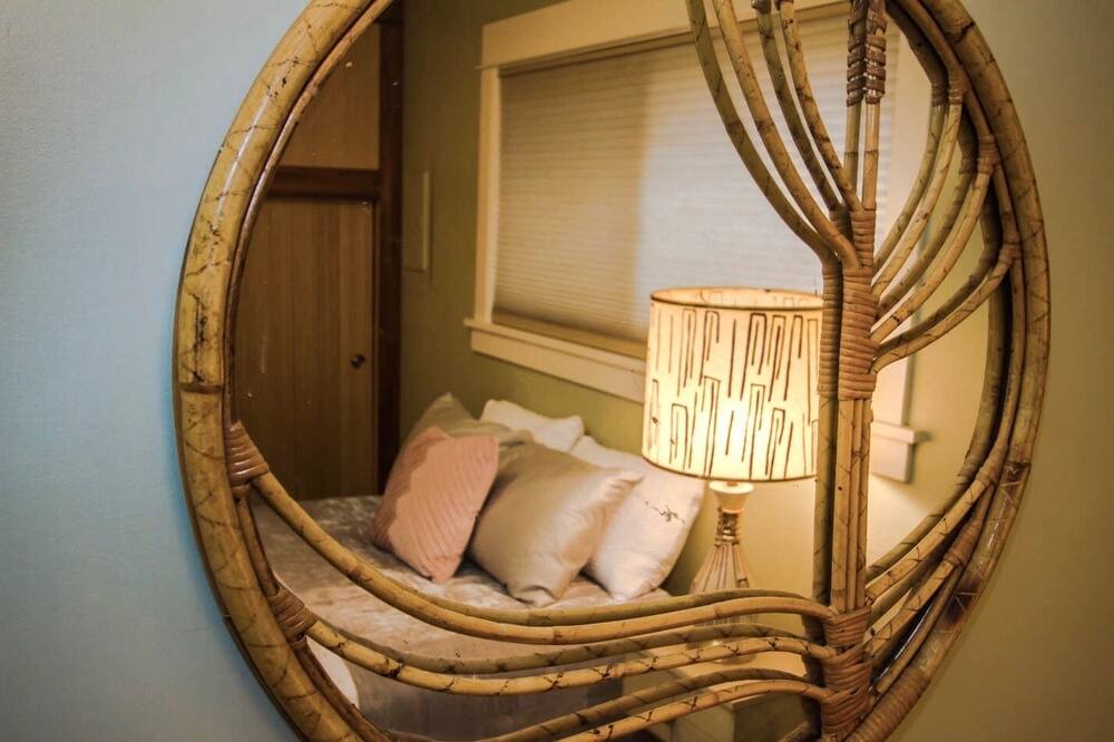 Photo of Bedroom in Hosford-Abernethy