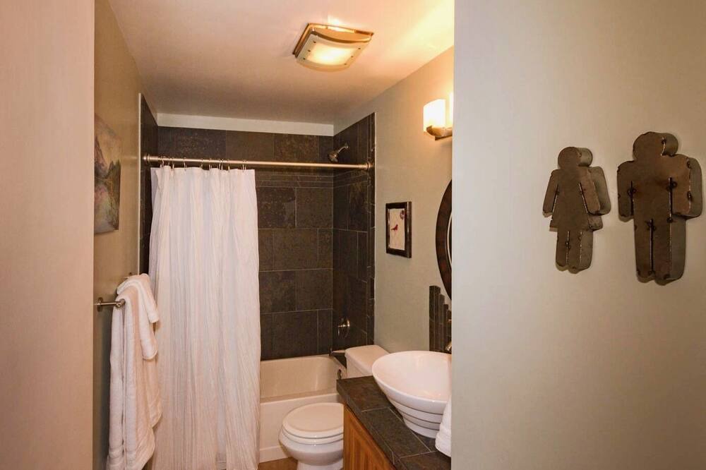 Photo of Bathroom in Hosford-Abernethy