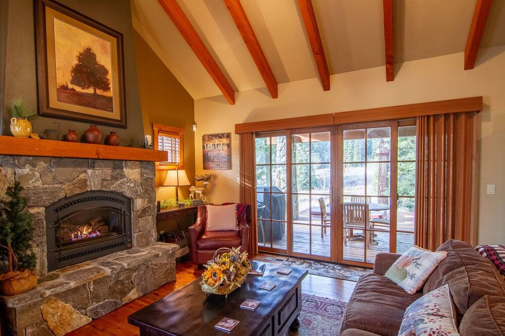 Photo of Livingroom in Tamarack