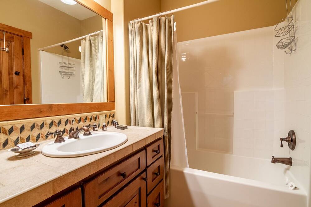 Photo of Bathroom in Tamarack
