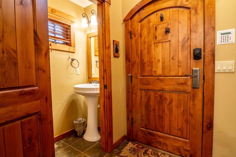 Photo of Bathroom in Tamarack