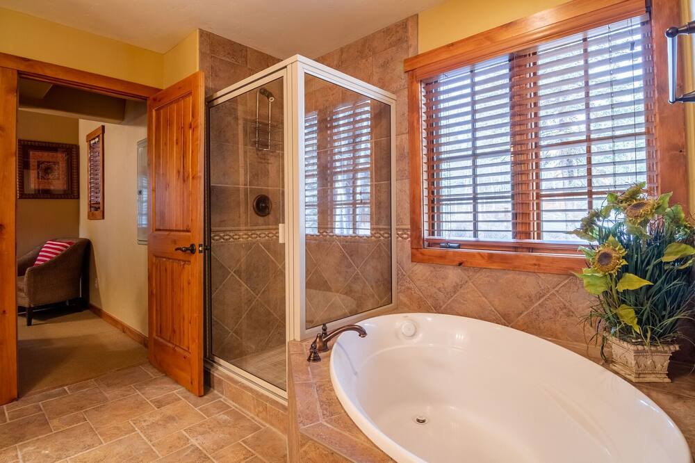 Photo of Bathroom in Tamarack