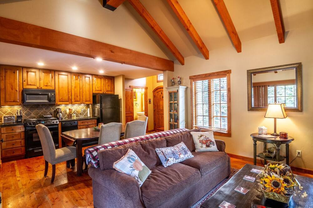 Photo of Livingroom in Tamarack