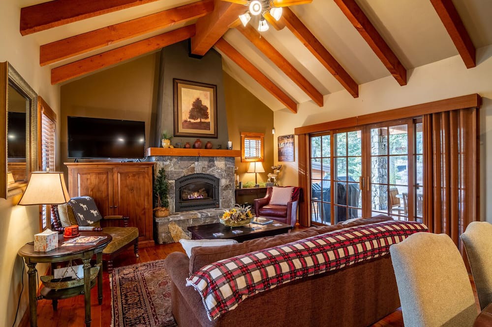 Photo of Livingroom in Tamarack