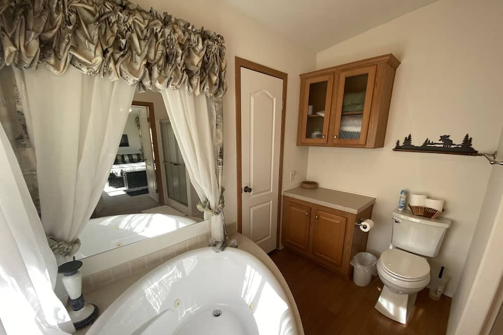 Photo of Bathroom in Pray