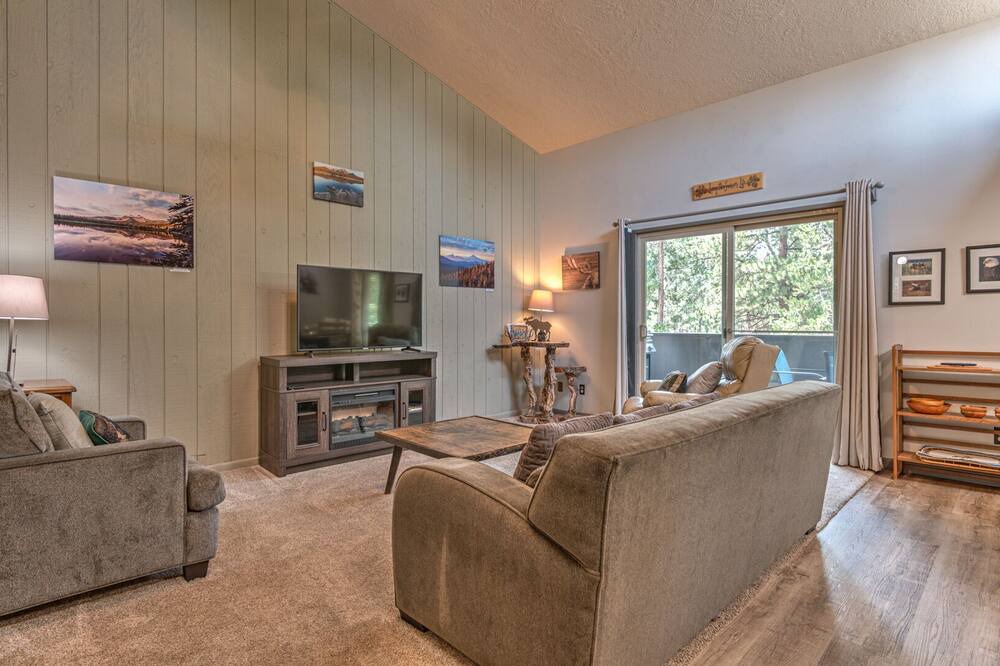 Photo of Livingroom in Sunriver