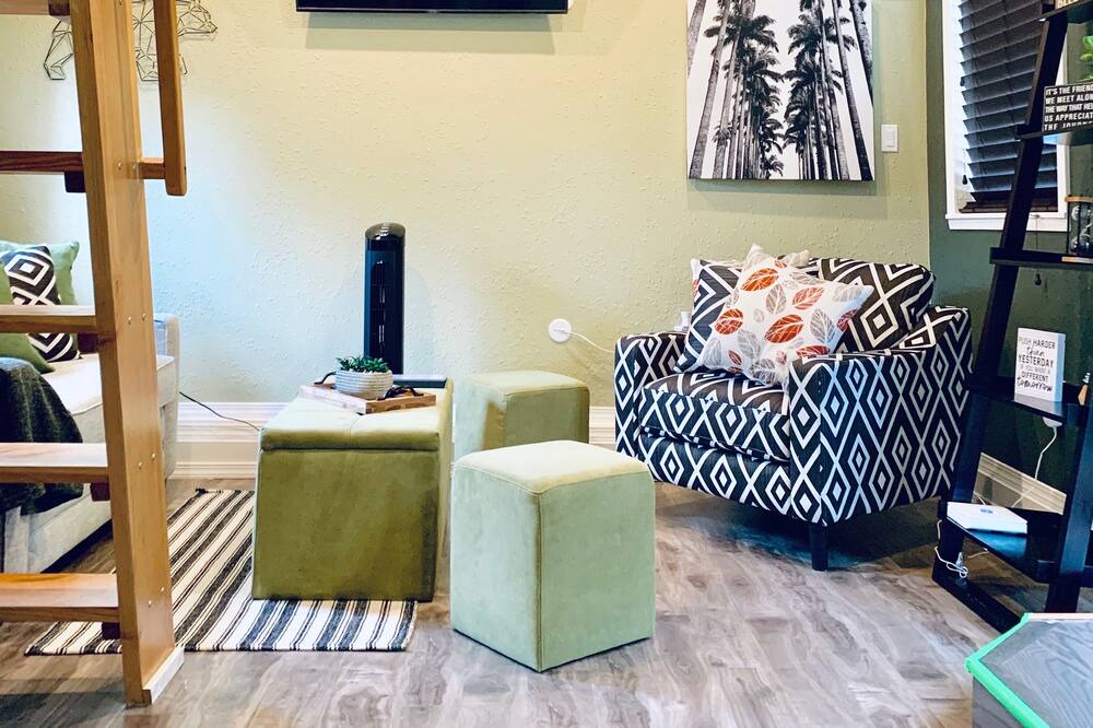 Photo of Livingroom in South Delridge