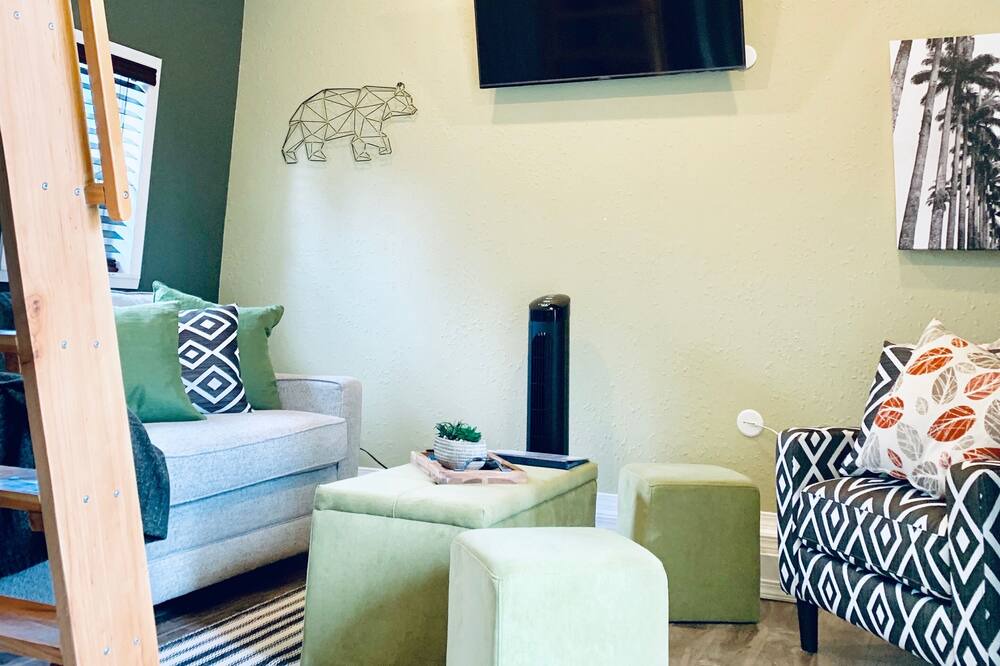 Photo of Livingroom in South Delridge