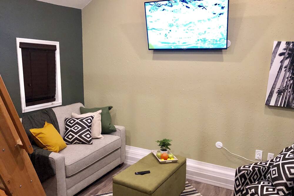 Photo of Livingroom in South Delridge