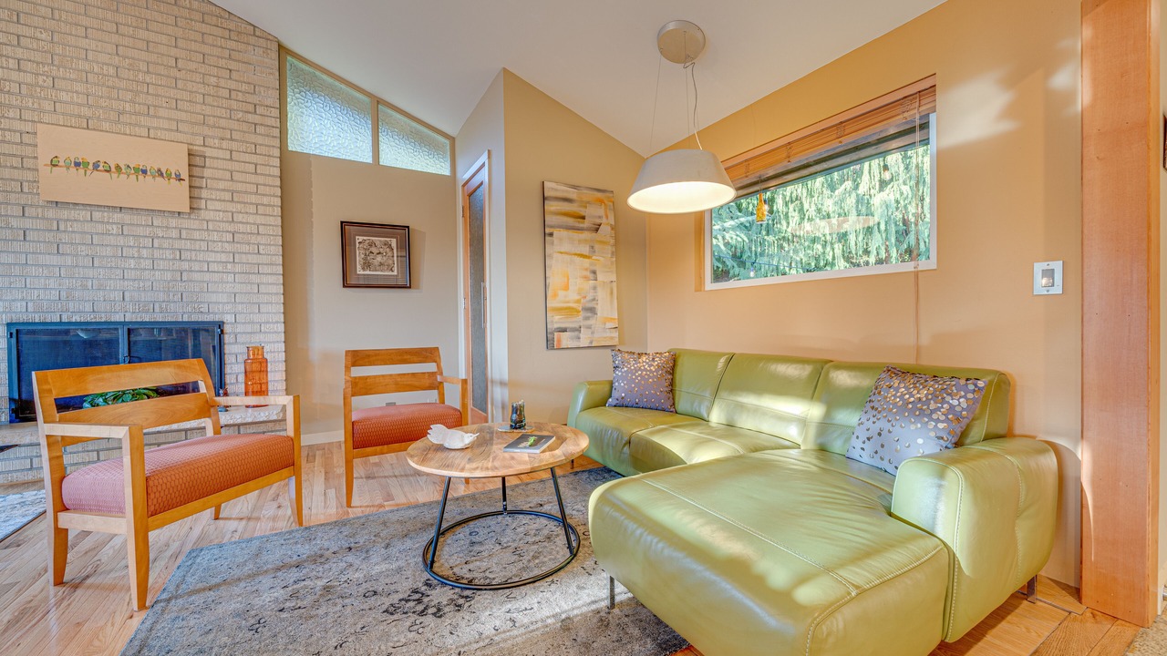 Photo of Livingroom in Burien