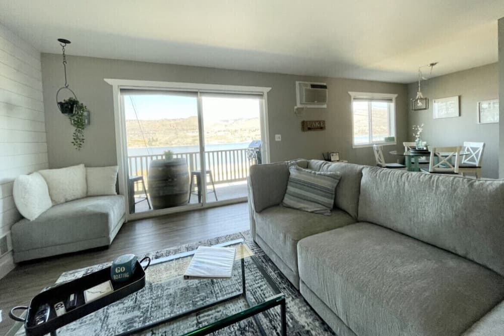 Photo of Livingroom in Chelan