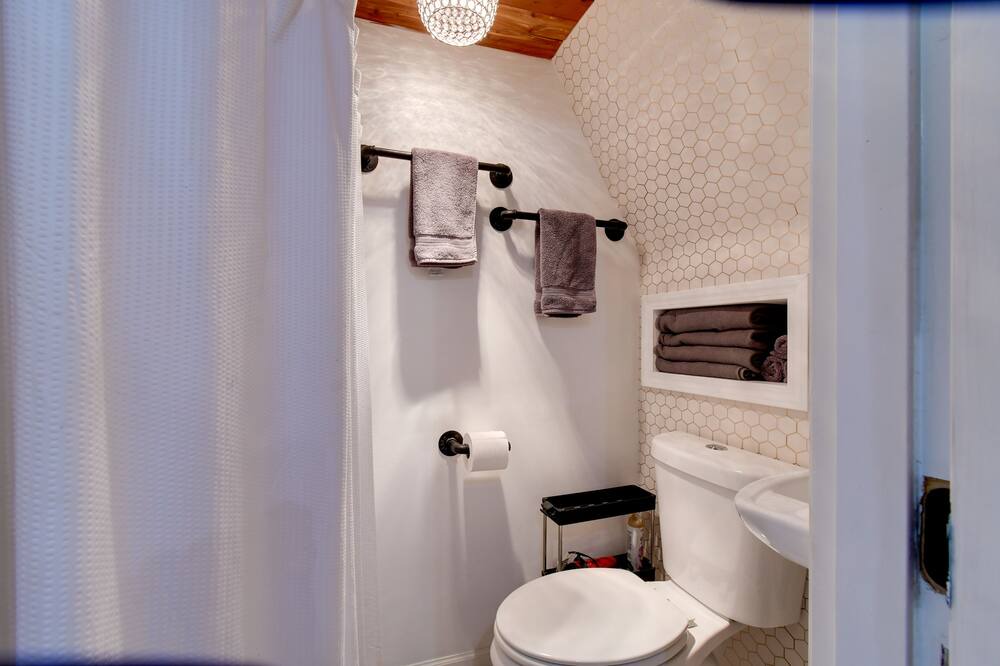 Photo of Bathroom in Hoodsport