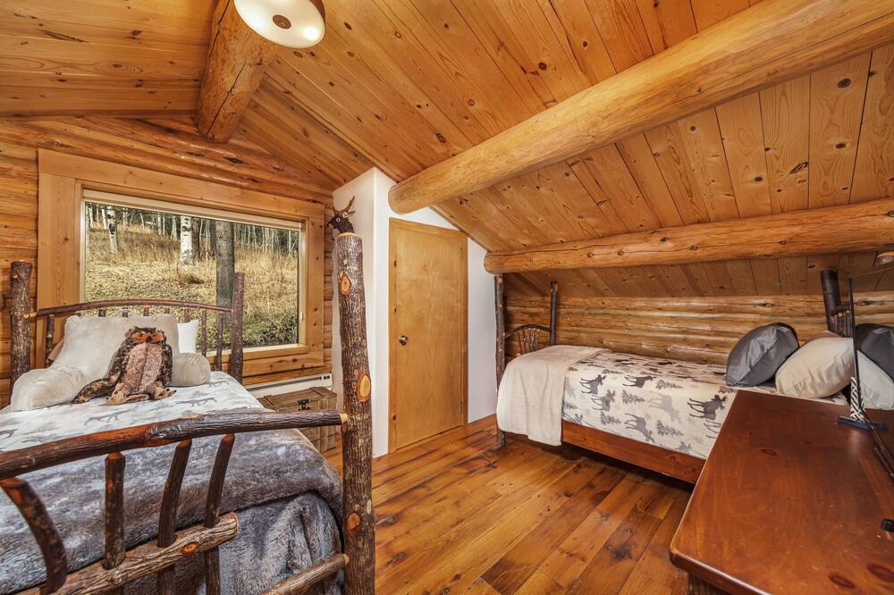 Photo of Bedroom in Indian Paintbrush