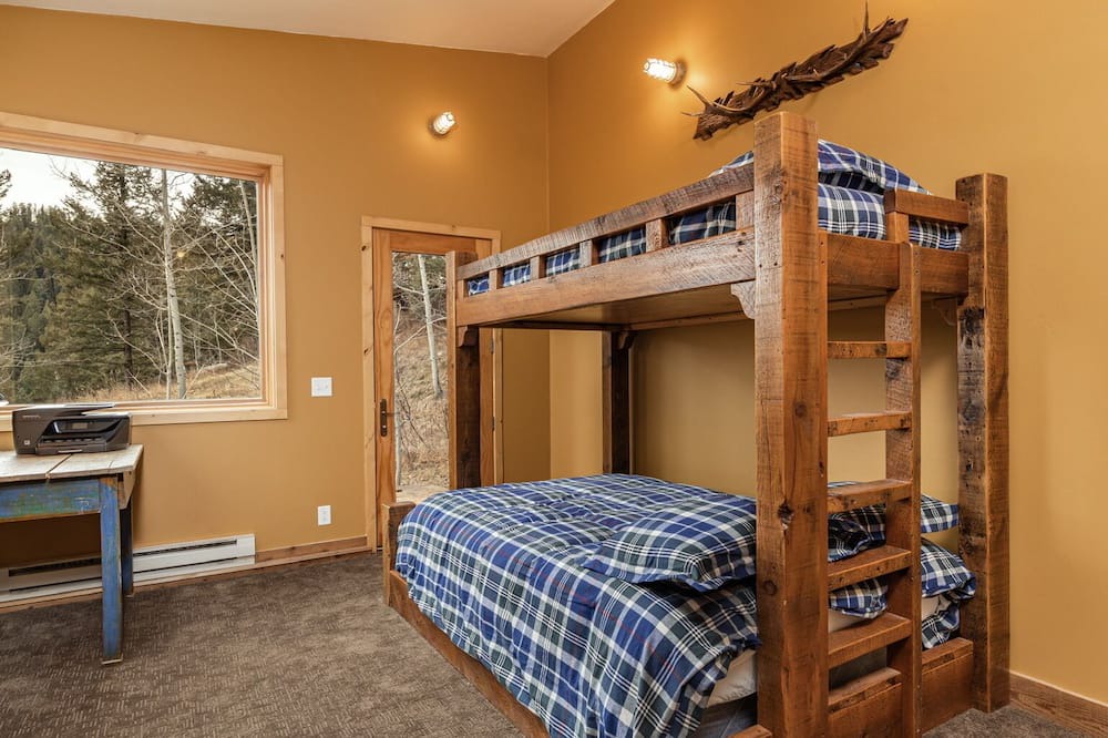 Photo of Bedroom in Indian Paintbrush