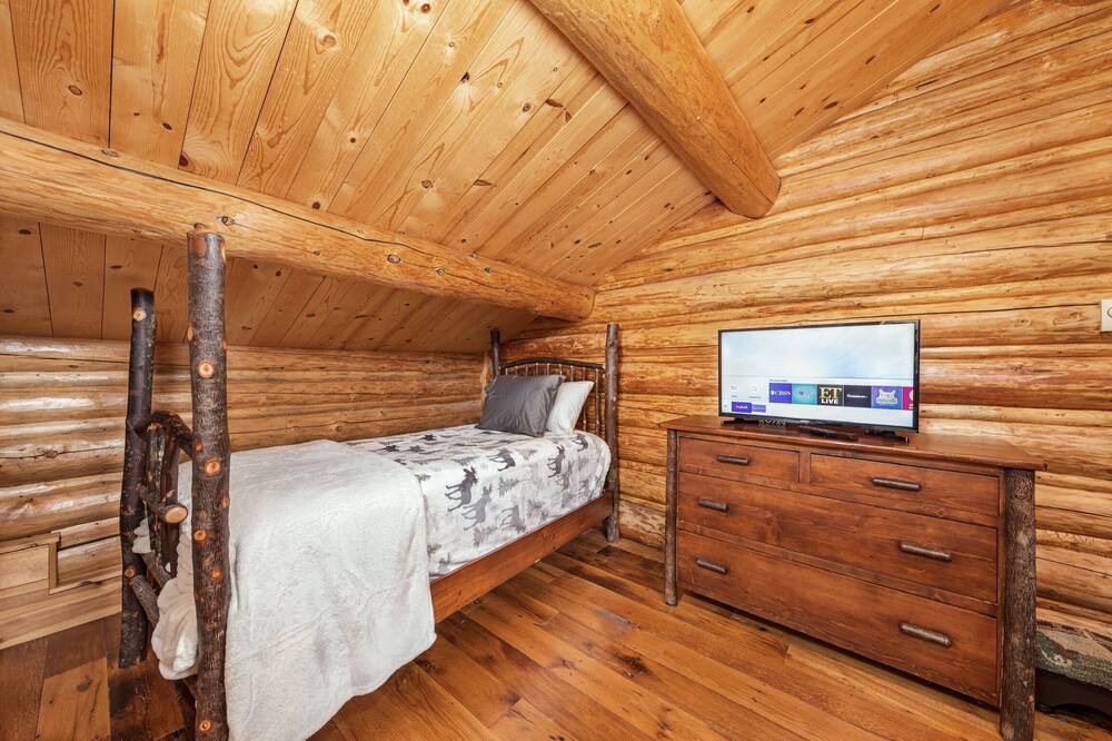 Photo of Bedroom in Indian Paintbrush