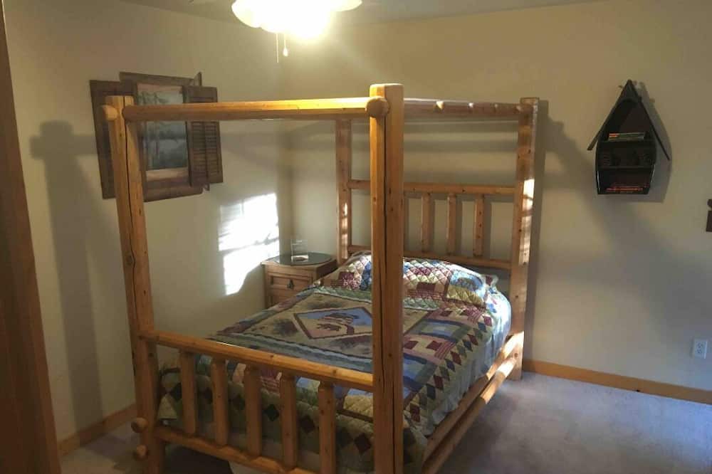 Photo of Bedroom in Three Rivers