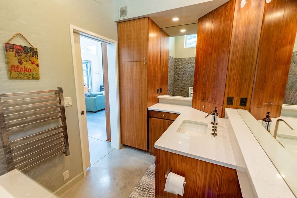 Photo of Bathroom in Ashland