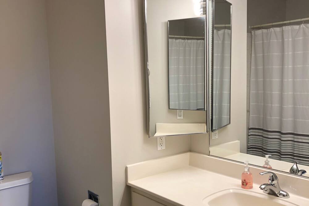 Photo of Bathroom in Sugar City