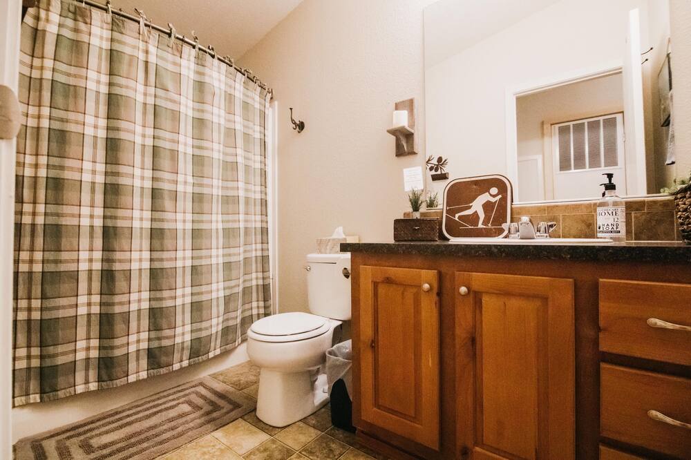 Photo of Bedroom in Leavenworth