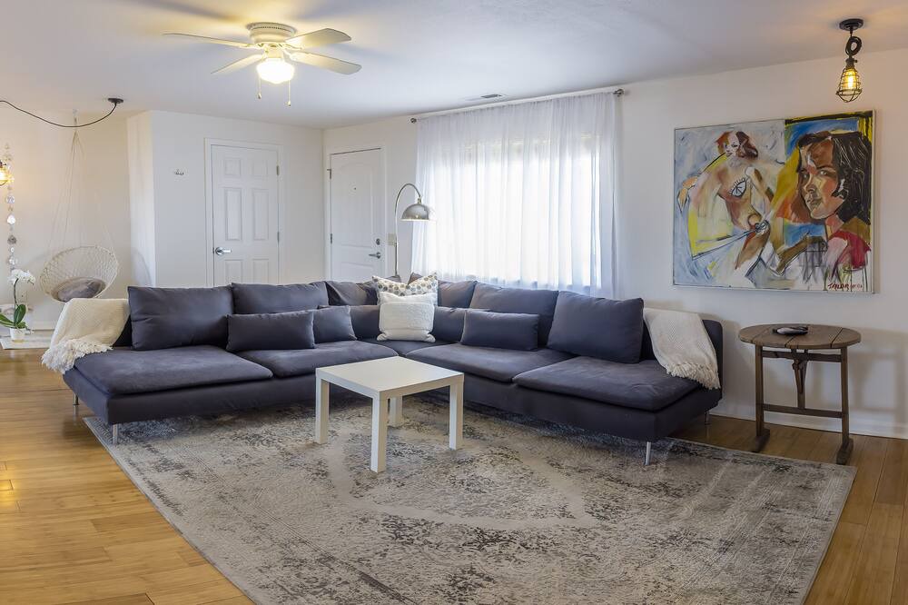 Photo of Livingroom in Talent