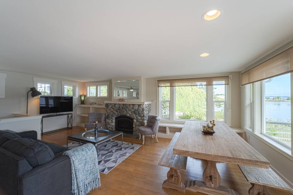Photo of Livingroom in Kingston