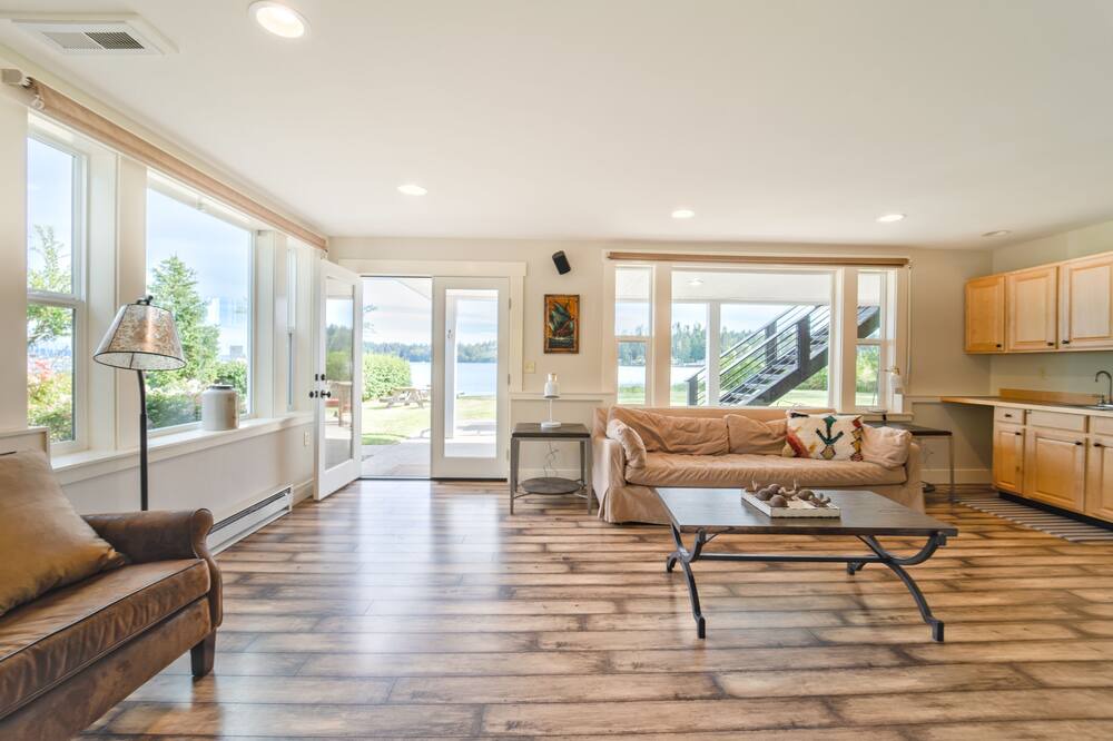 Photo of Livingroom in Kingston