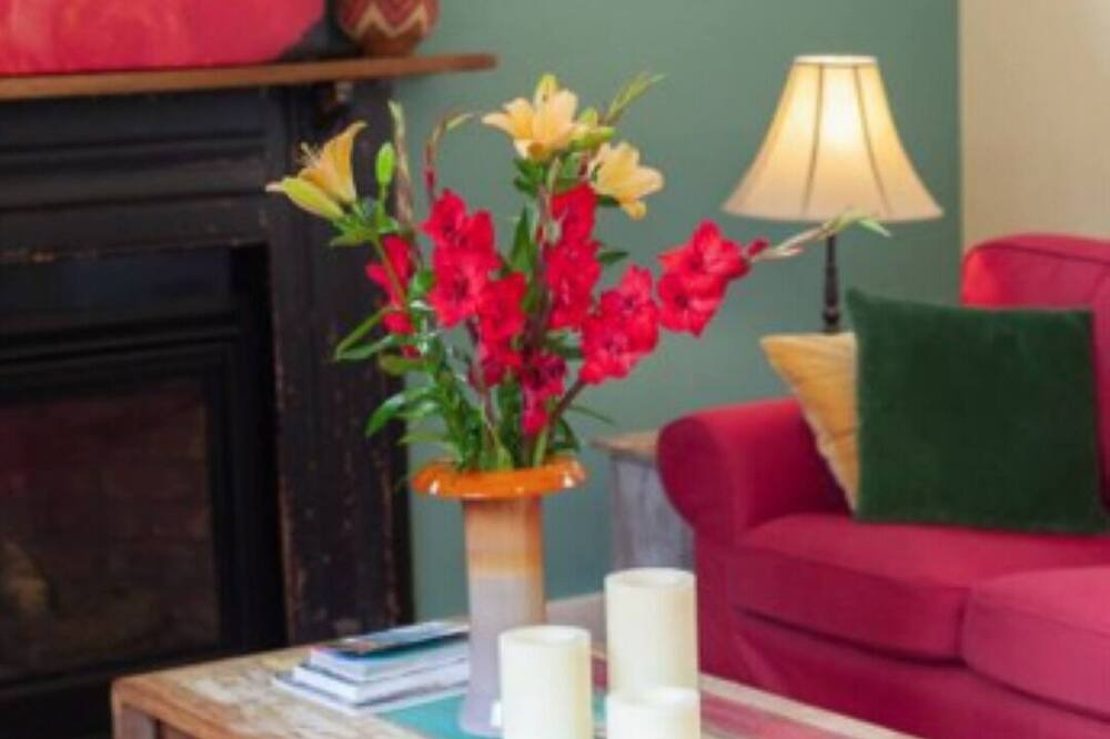 Photo of Livingroom in Columbia City
