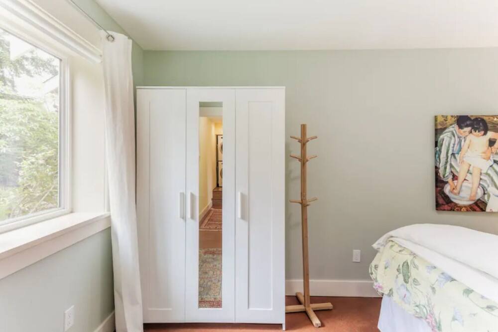 Photo of Bedroom in Columbia City