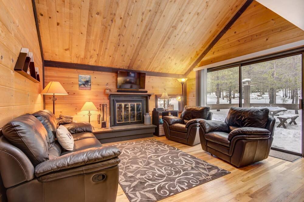 Photo of Livingroom in Overlook Park
