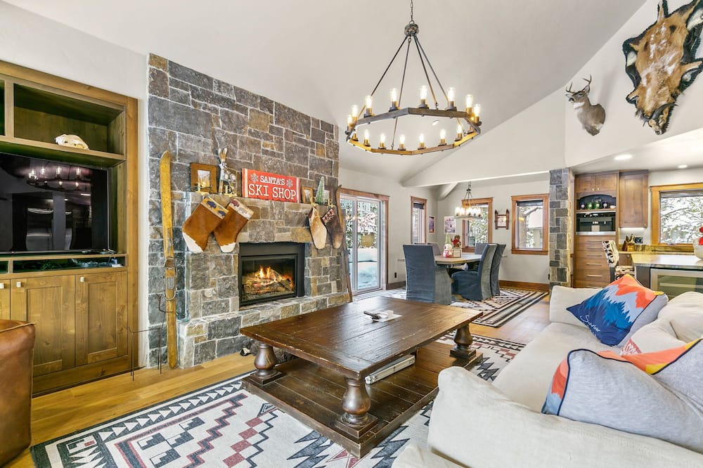 Photo of Livingroom in Sunriver