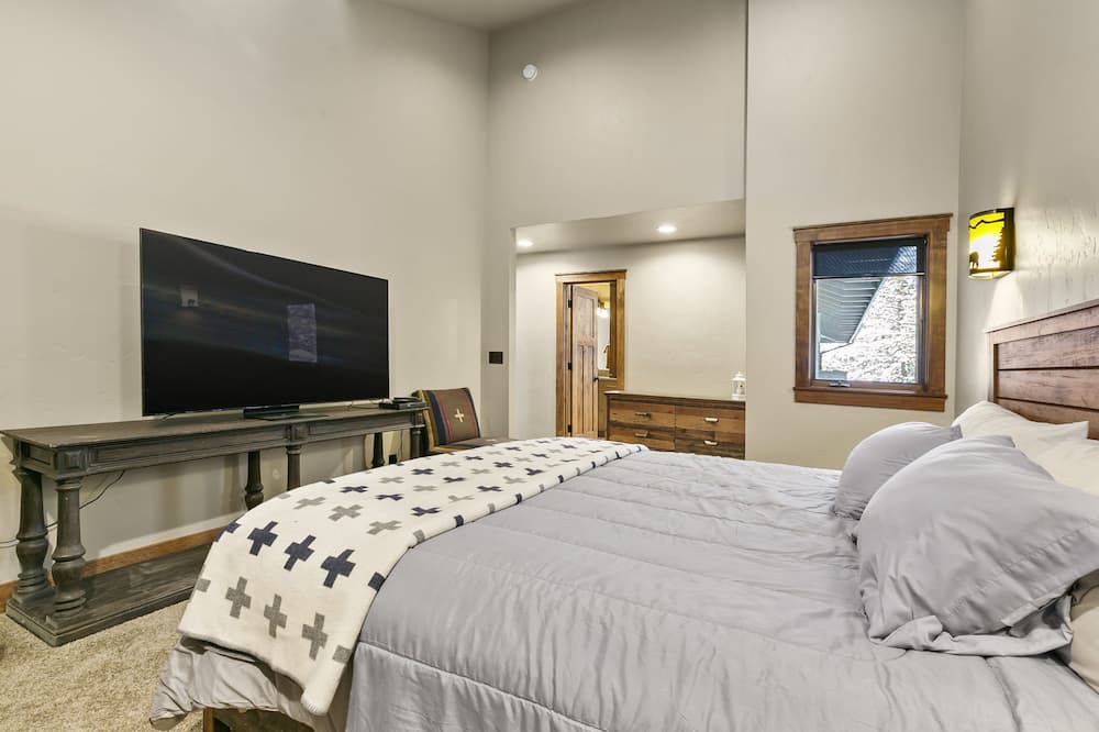 Photo of Bedroom in Sunriver