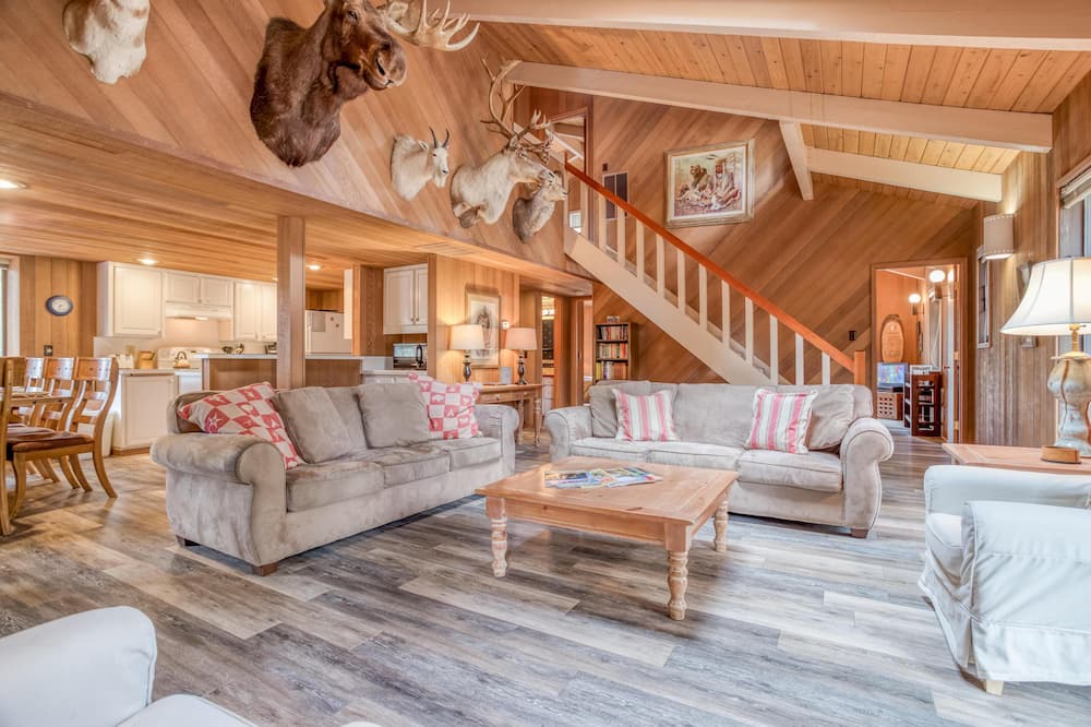 Photo of Livingroom in Overlook Park