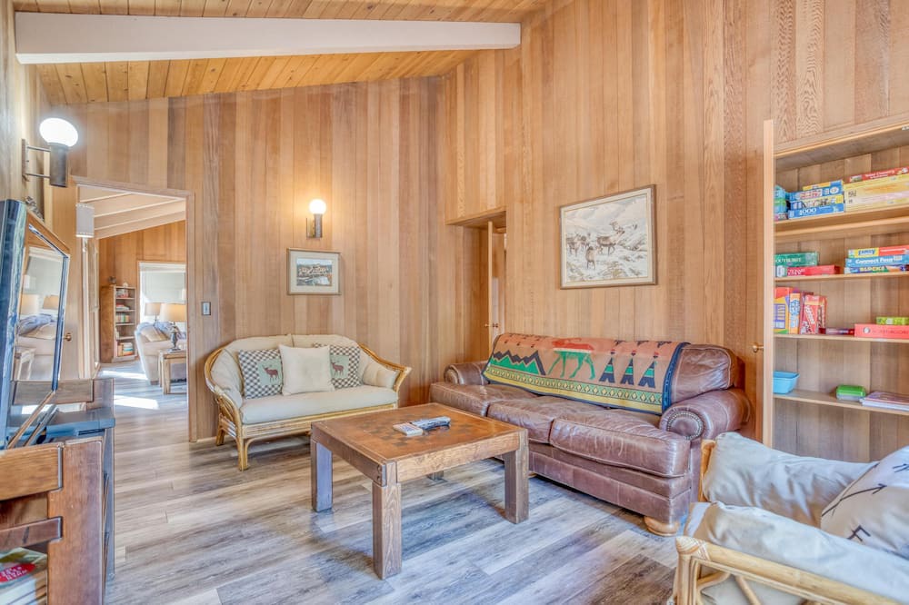 Photo of Livingroom in Overlook Park