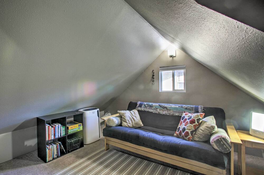 Photo of Livingroom in Garden District