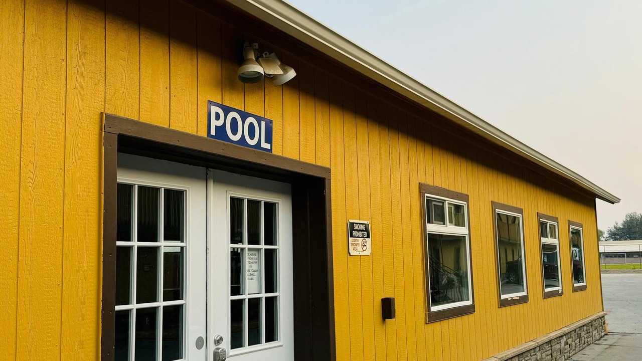 Photo of Outdoor in Salmon