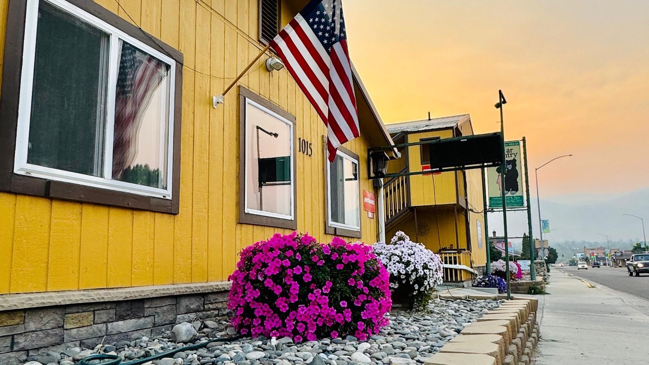 Photo of Outdoor in Salmon