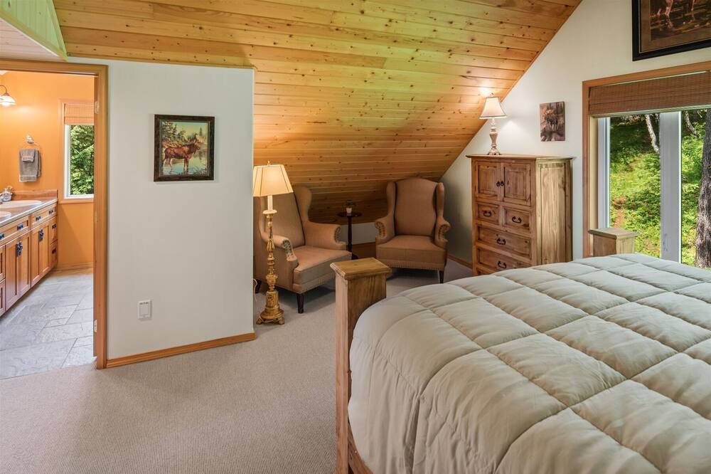 Photo of Bedroom in Sagle