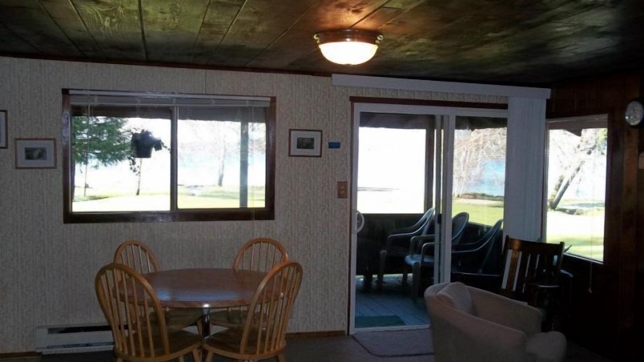 Photo of Livingroom in Quinault
