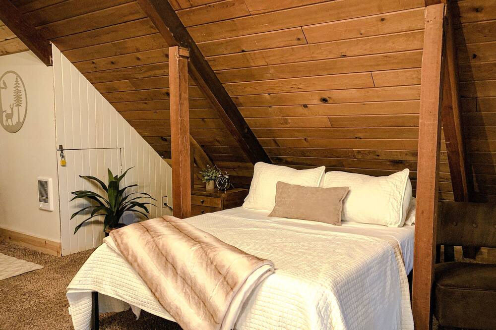 Photo of Bedroom in Welches