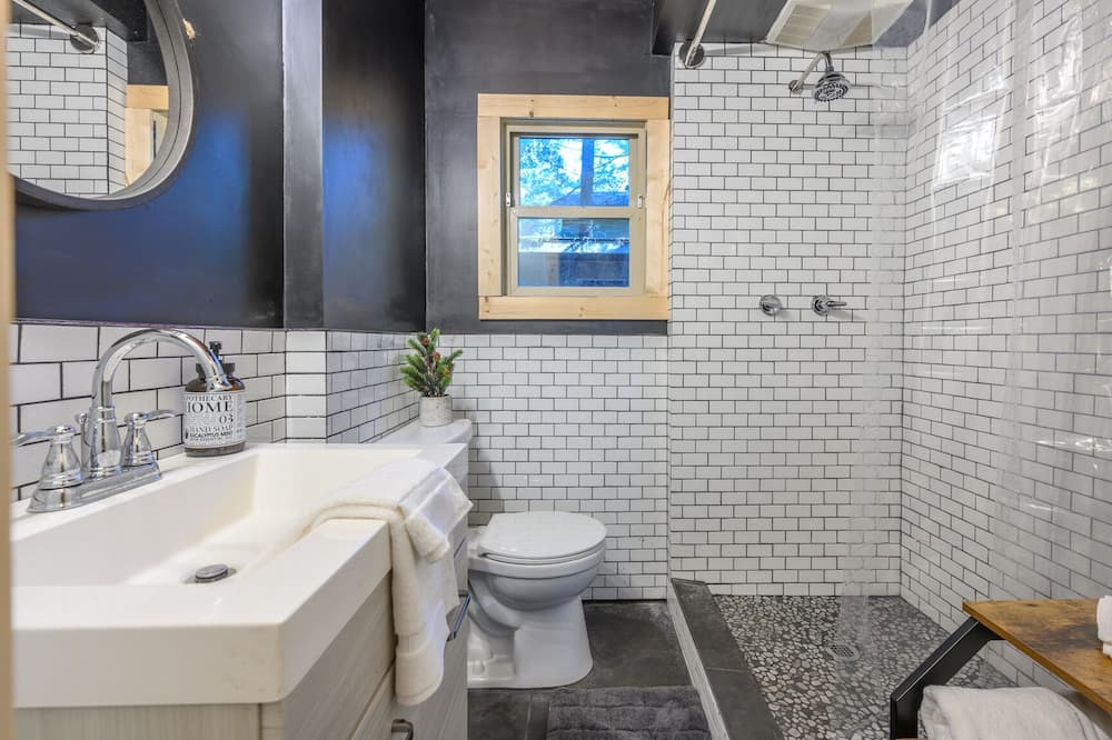 Photo of Bathroom in Welches
