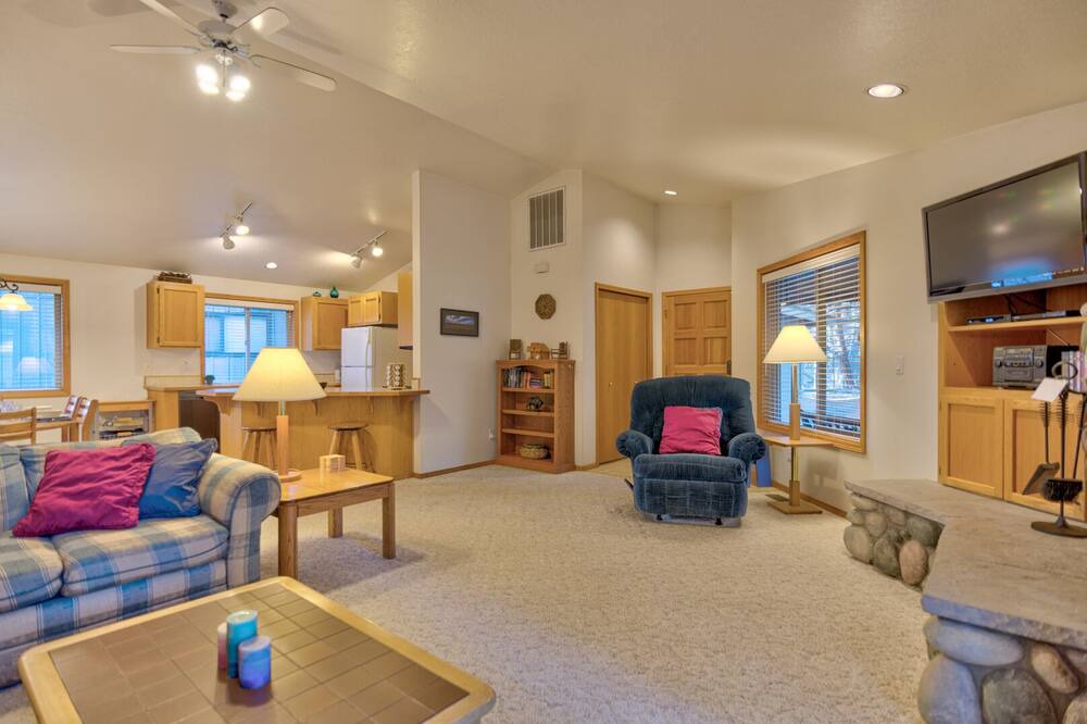 Photo of Livingroom in Sunriver