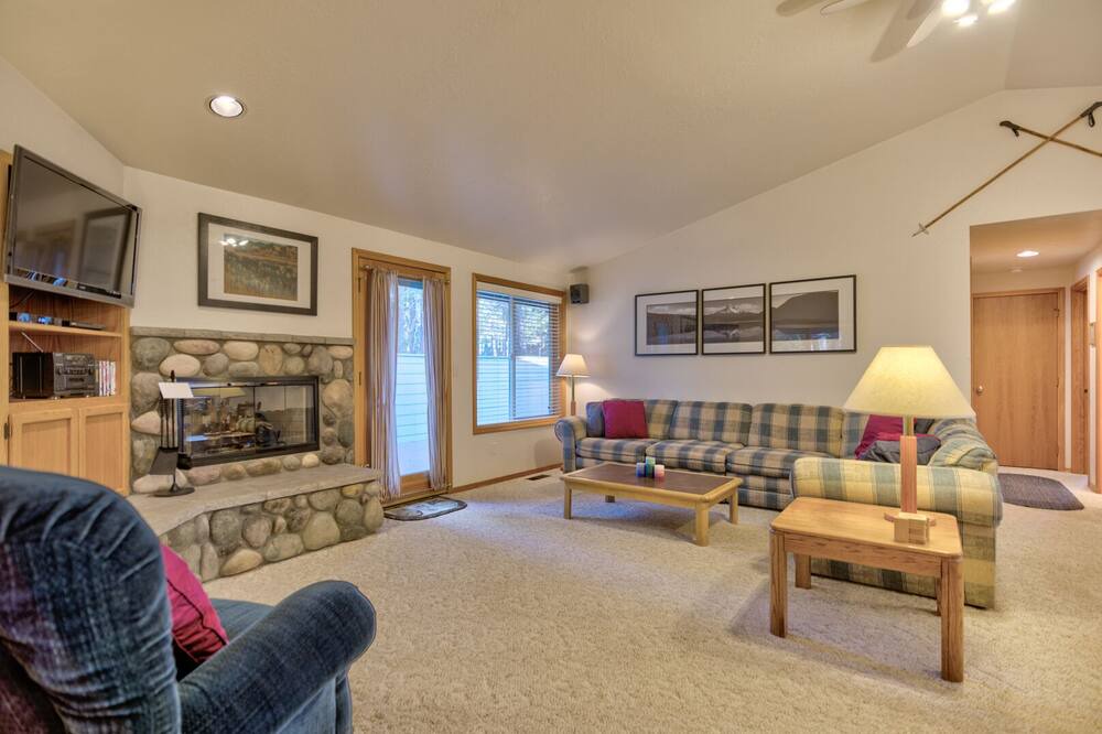 Photo of Livingroom in Sunriver