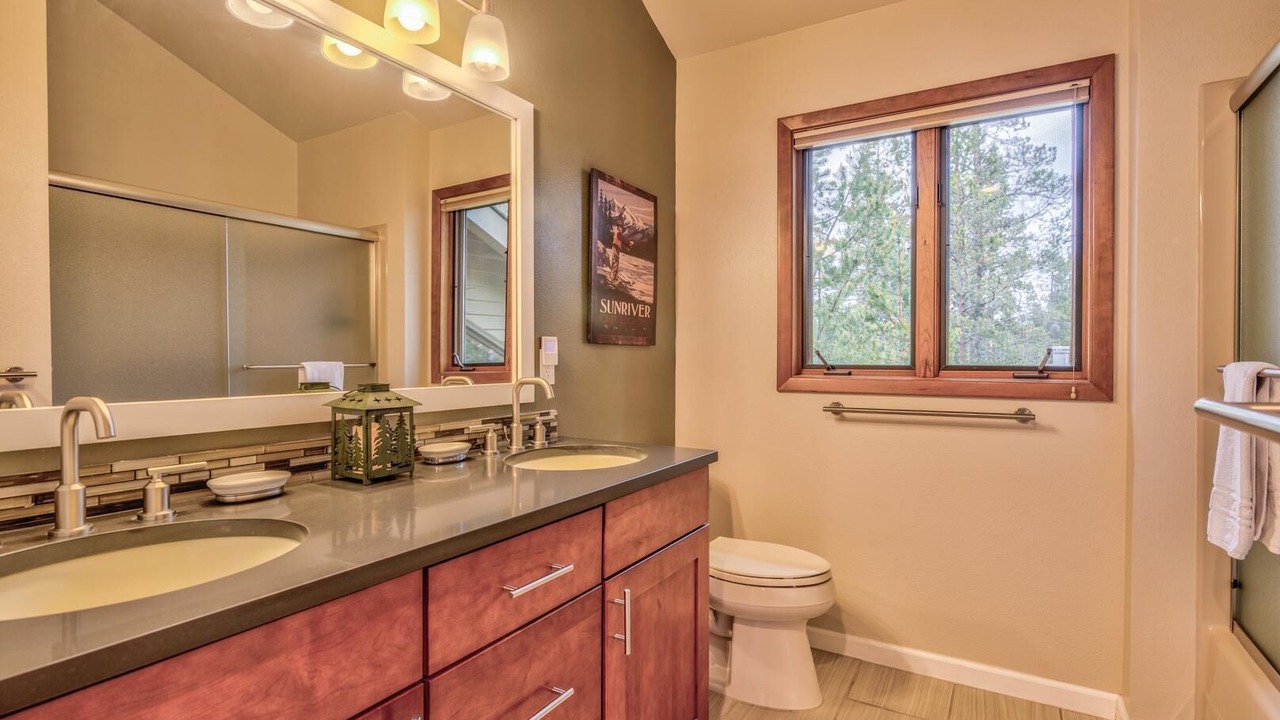 Photo of Bathroom in Sunriver