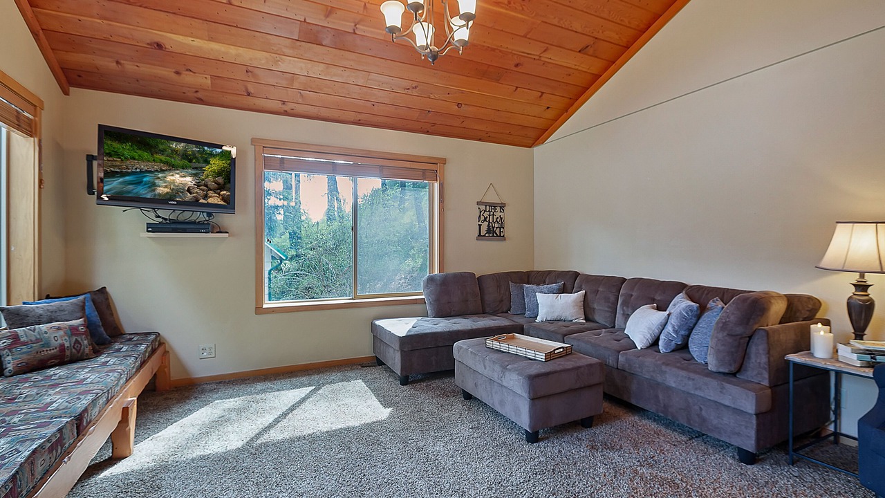 Photo of Livingroom in Loon Lake