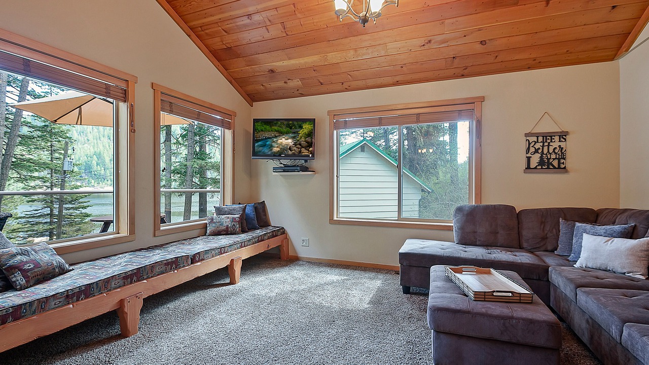 Photo of Livingroom in Loon Lake