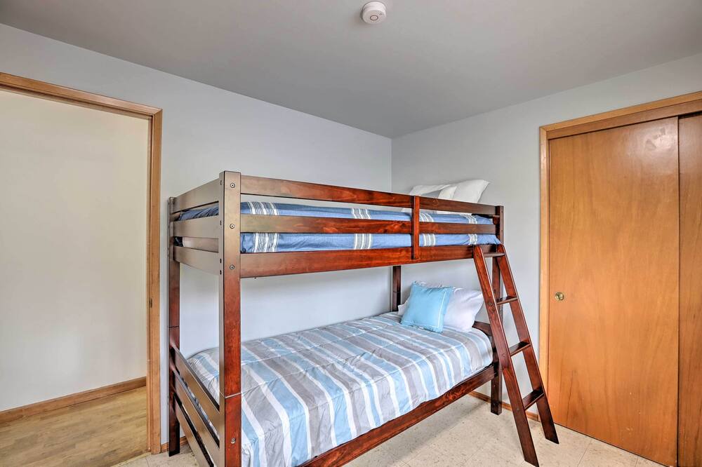 Photo of Bedroom in Oak Harbor