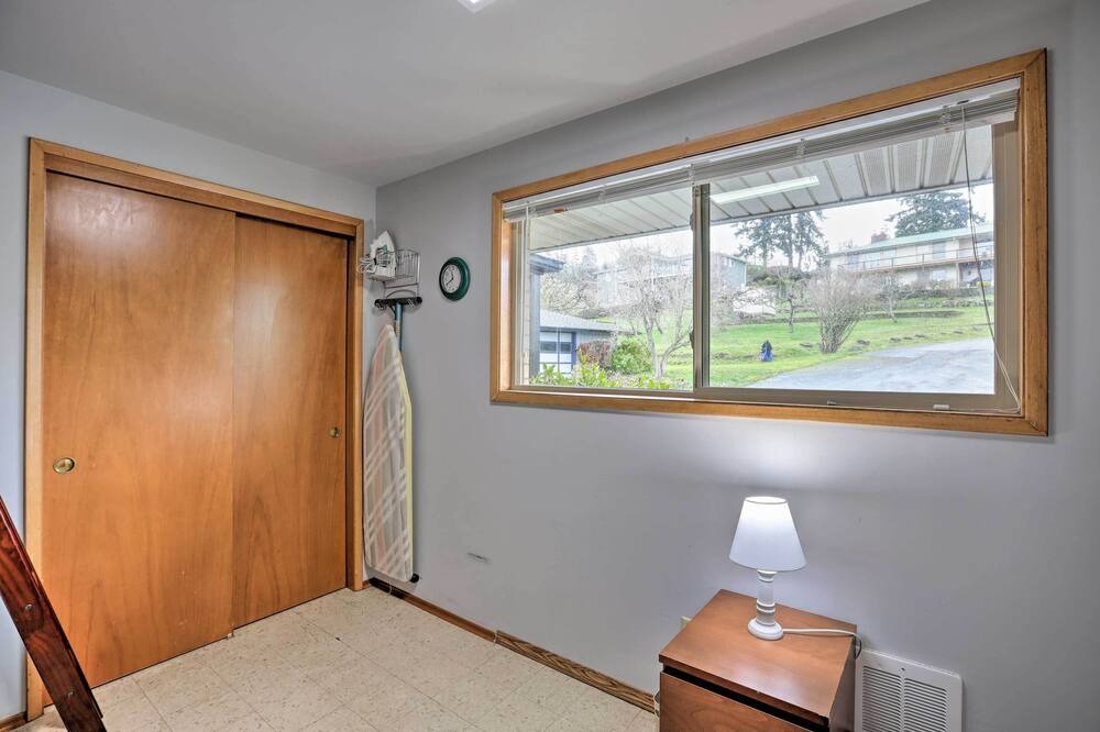 Photo of Bedroom in Oak Harbor